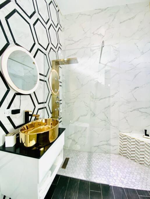 Pasavento - Modern Black Suite Camaceyes Extérieur photo