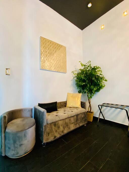 Pasavento - Modern Black Suite Camaceyes Extérieur photo